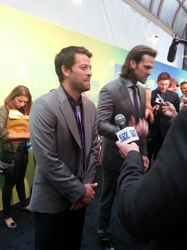 The CW Upfronts: Loads of Pretty People, J2 and Misha in Nice Suits, and A CW Selfie?
